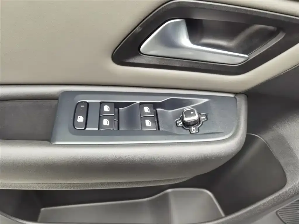Citroen C5 X 2025 из CN, фото 3