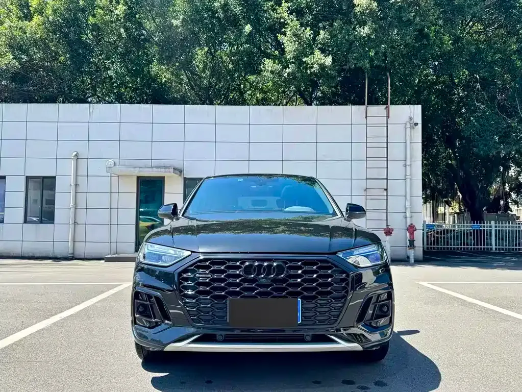 Audi Q5L Sportback — фото 7