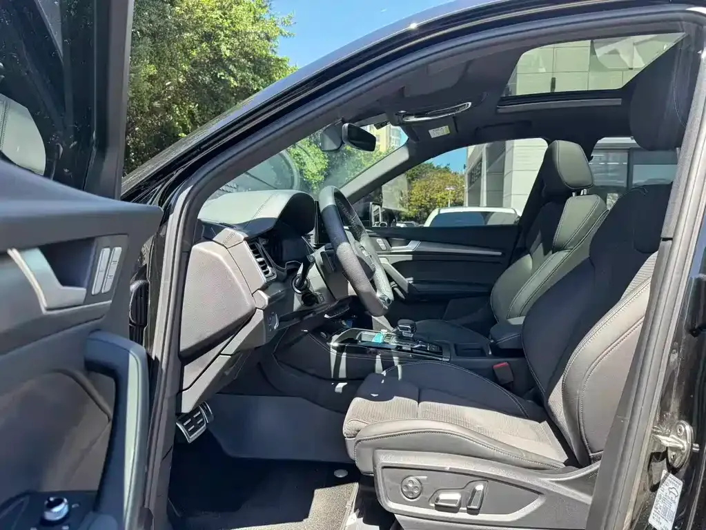 Audi Q5L Sportback — фото 6
