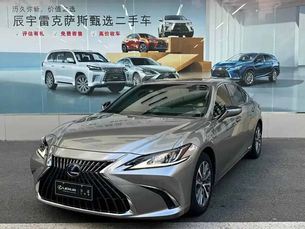 Lexus ES — фото 1