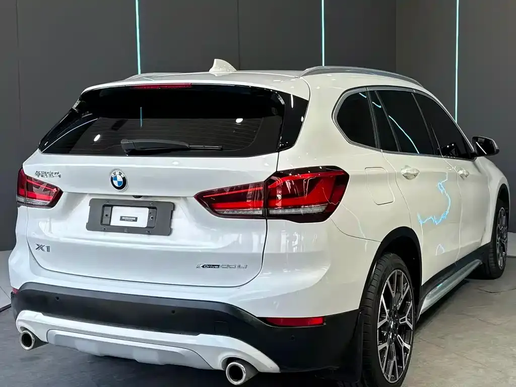 BMW X1 — фото 10