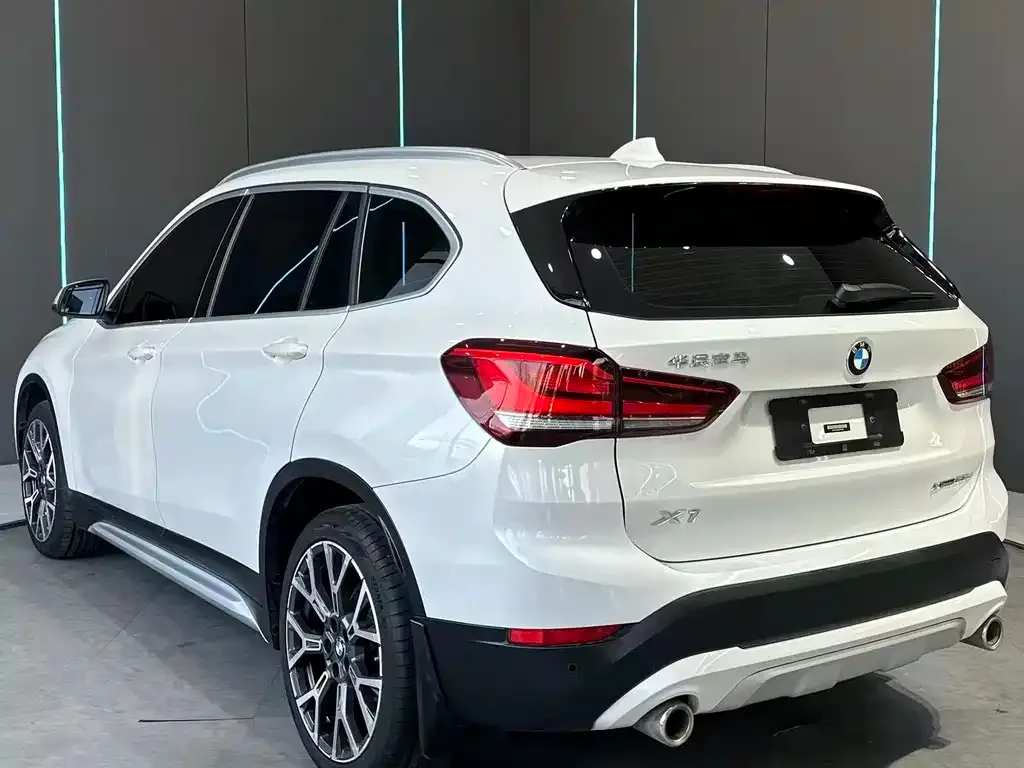 BMW X1 — фото 5