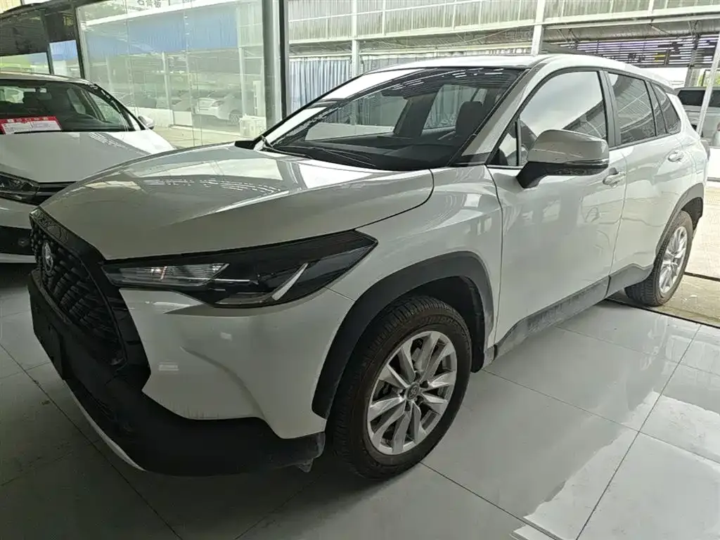 Toyota Corolla Cross — фото 1