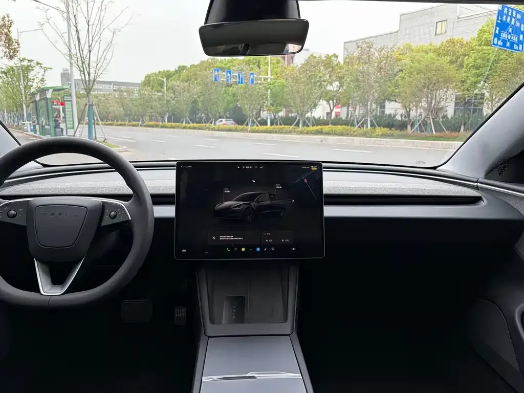 Tesla Model 3 — фото 5