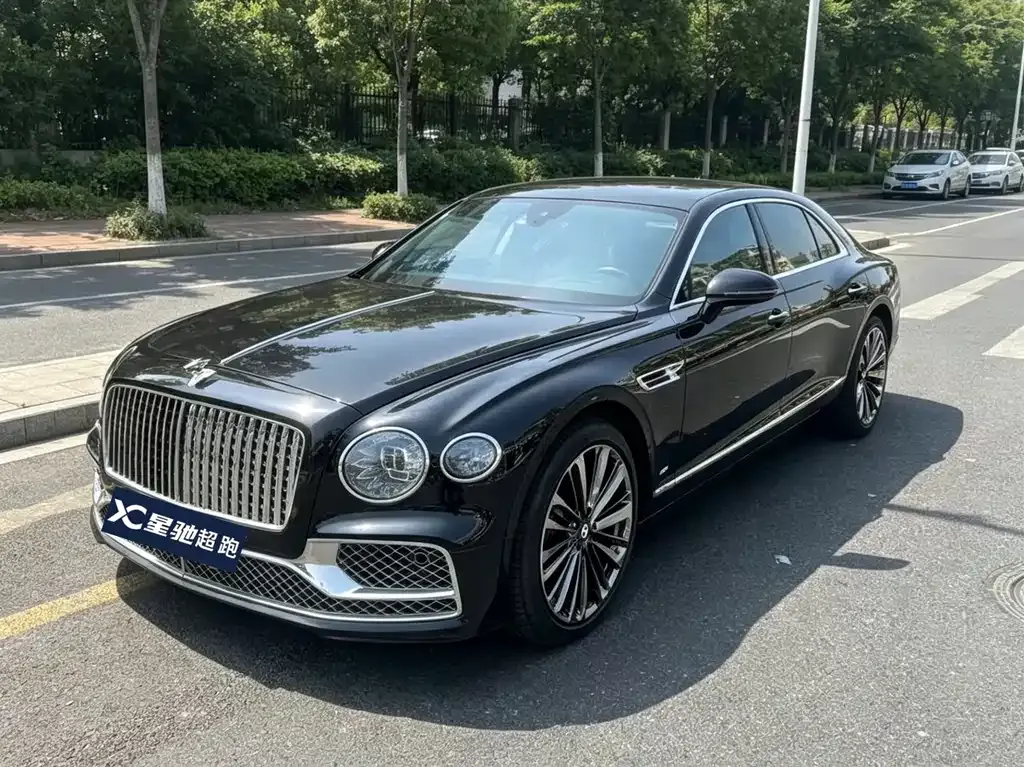 Bentley Flying Spur — фото 1