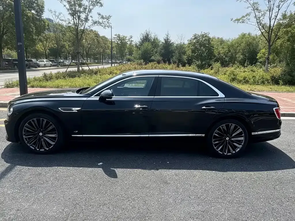Bentley Flying Spur — фото 6