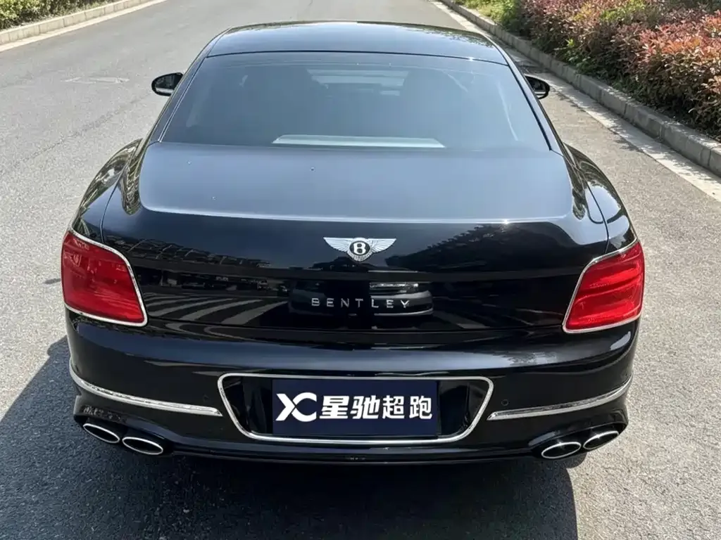 Bentley Flying Spur — фото 3