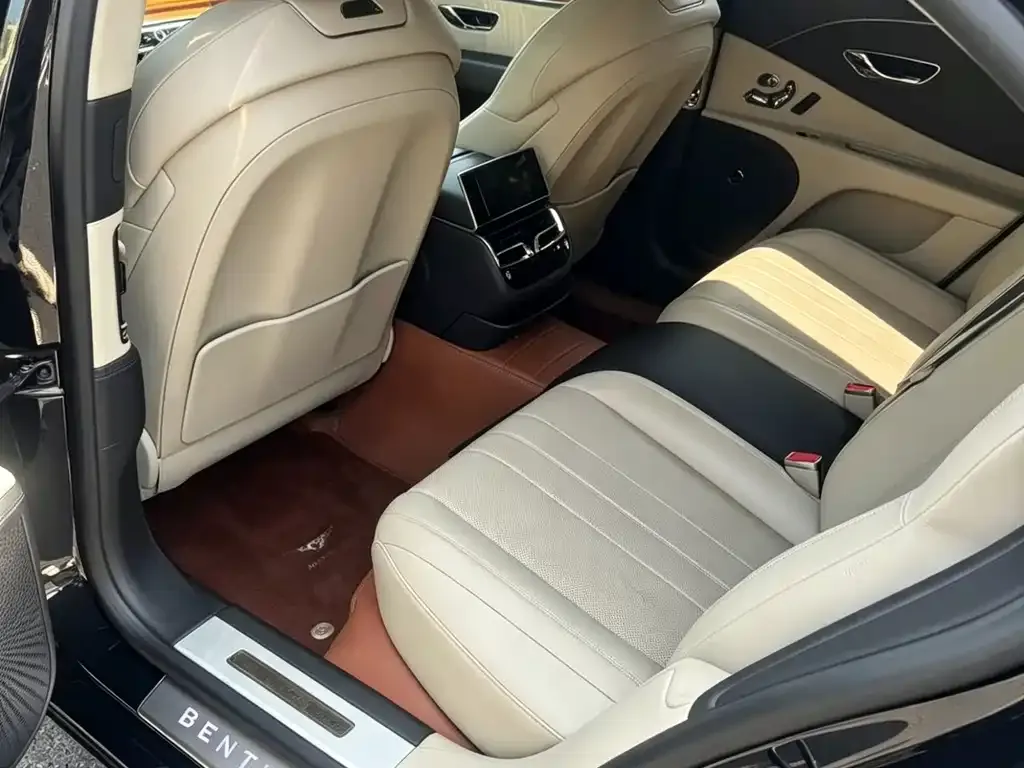 Bentley Flying Spur — фото 5
