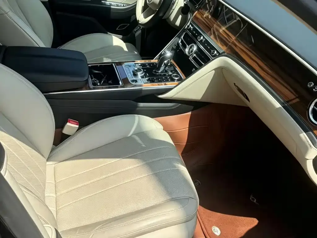 Bentley Flying Spur — фото 2
