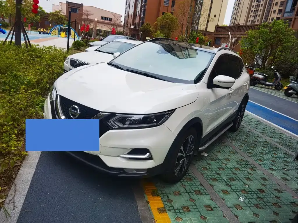 Nissan Qashqai — фото 1