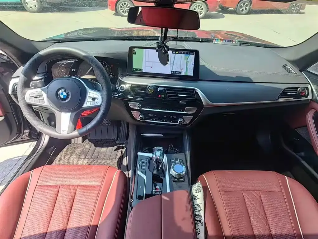 BMW 5 Series — фото 10