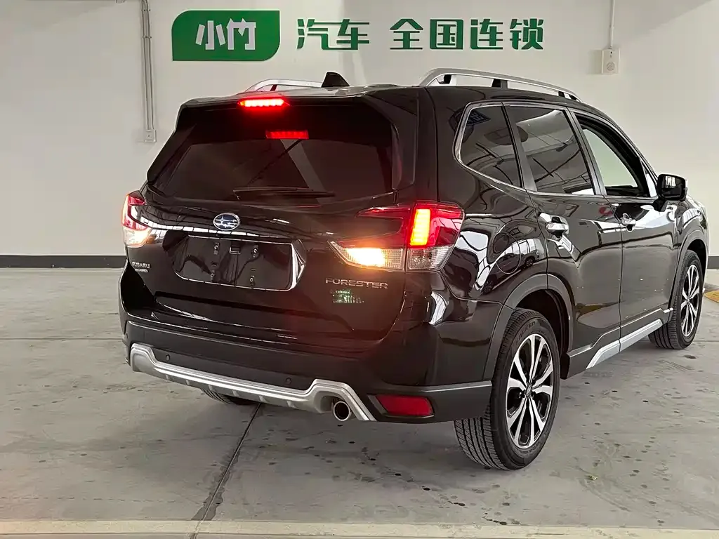 Subaru Forester — фото 6