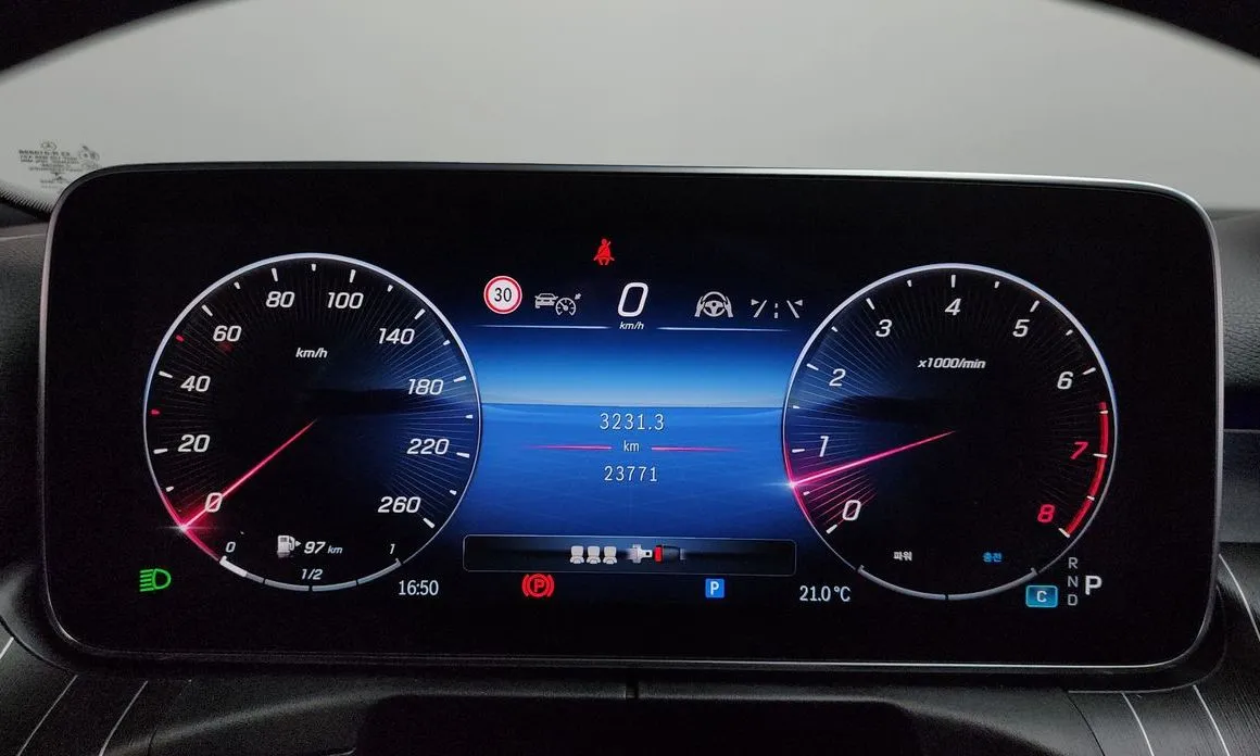 Mercedes-Benz C-Class 2023 из KR, фото 2