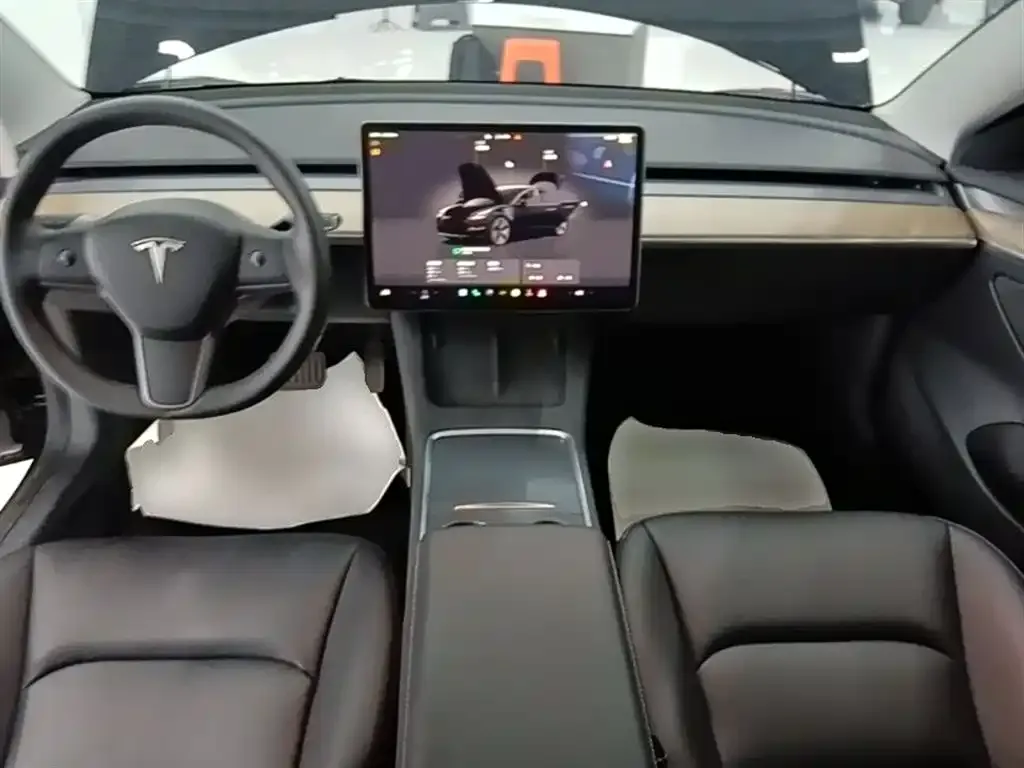 Tesla Model 3 — фото 4