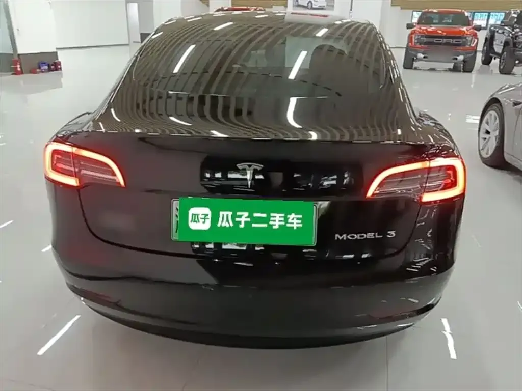 Tesla Model 3 — фото 2