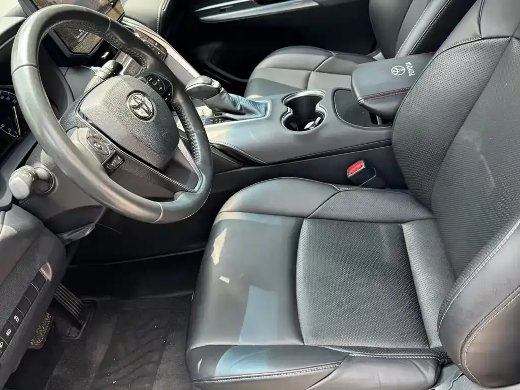 Toyota Harrier 2023 из CN, фото 2