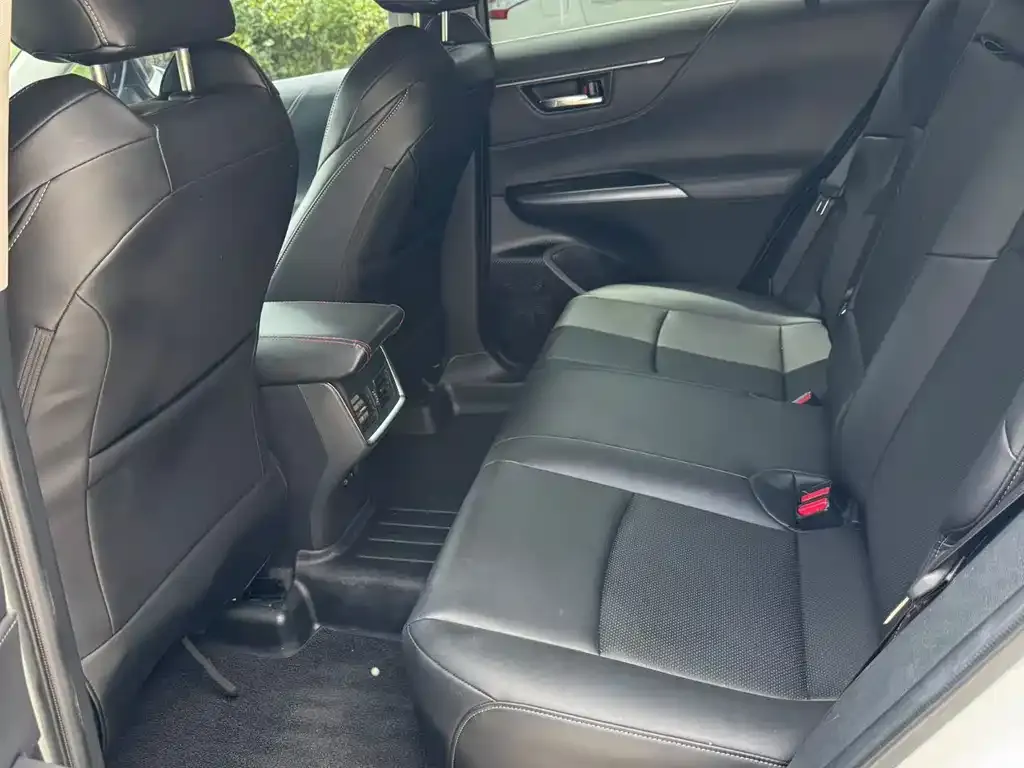 Toyota Harrier 2023 из CN, фото 4