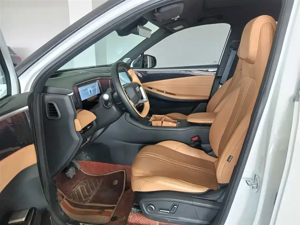 Geely Galaxy L7 — фото 9