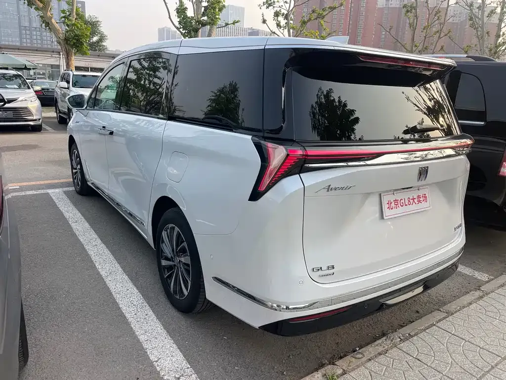 Buick GL8 Hybrid — фото 10