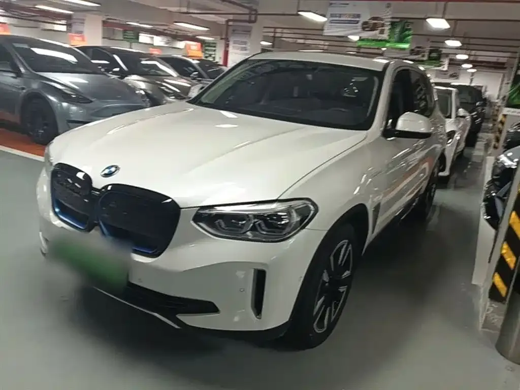 BMW iX3 — фото 1
