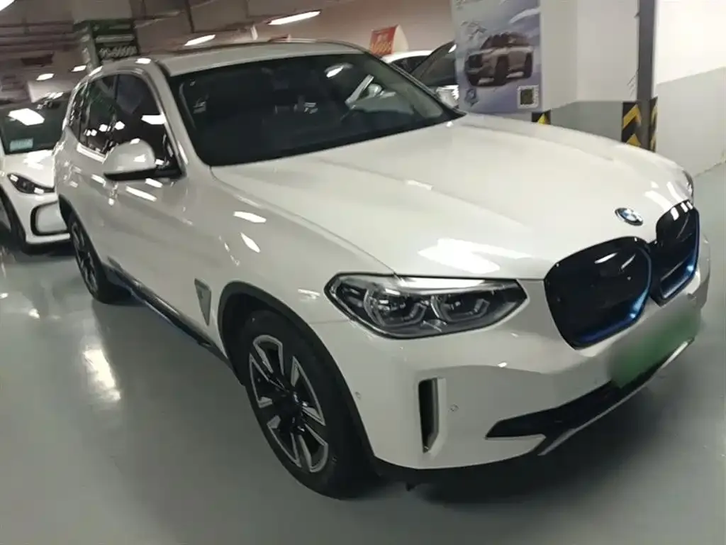 BMW iX3 — фото 2