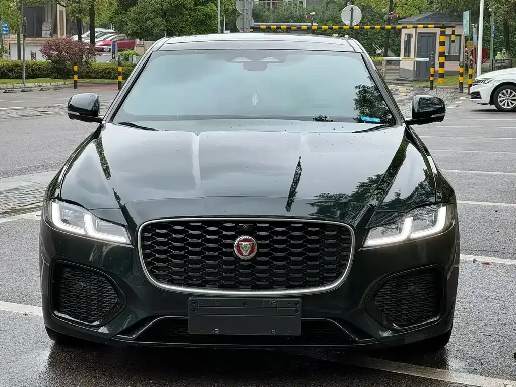 Jaguar XFL — фото 6
