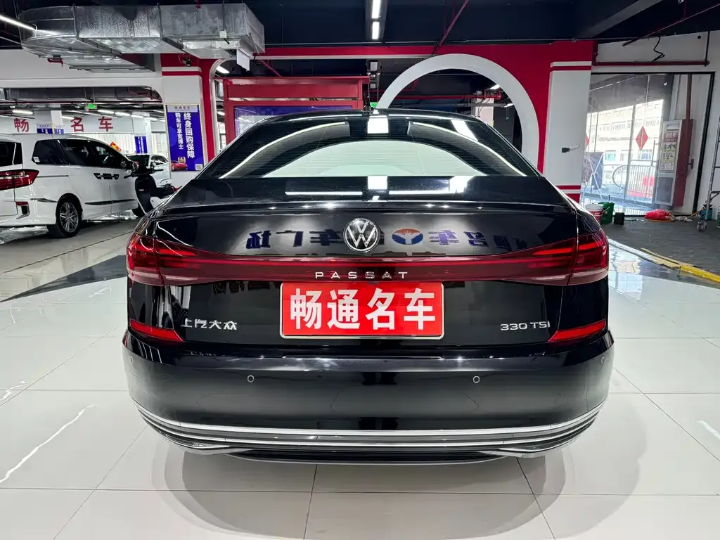 Volkswagen Passat — фото 7