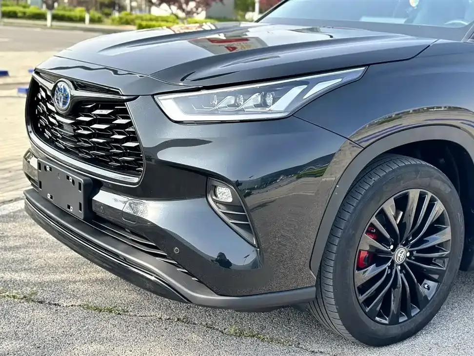 Toyota Highlander — фото 10
