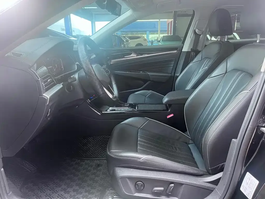 Volkswagen Passat — фото 8