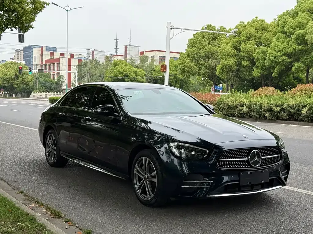 Mercedes-Benz E-Class — фото 10