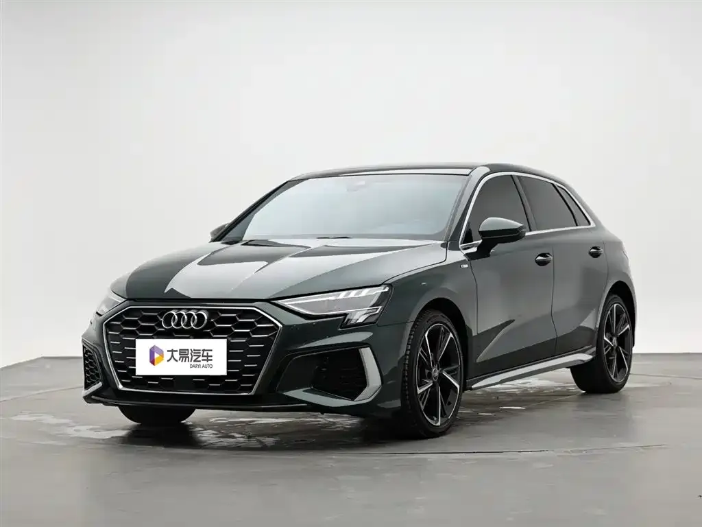 Audi A3 — фото 1