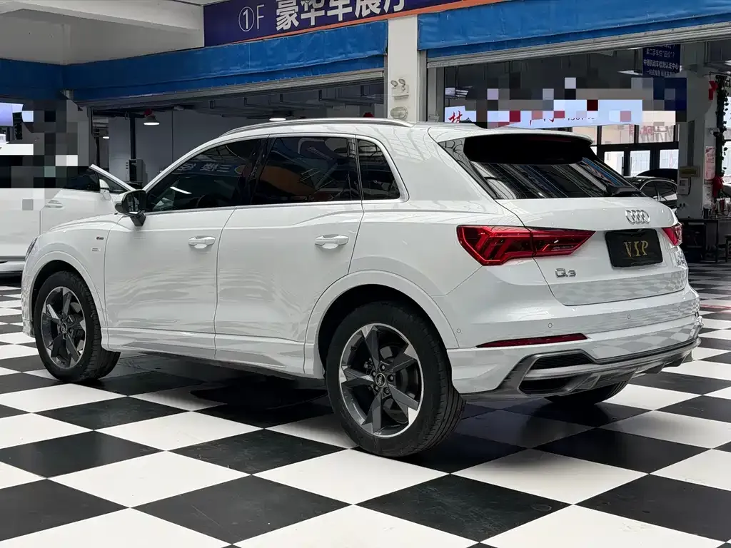 Audi Q3 — фото 7