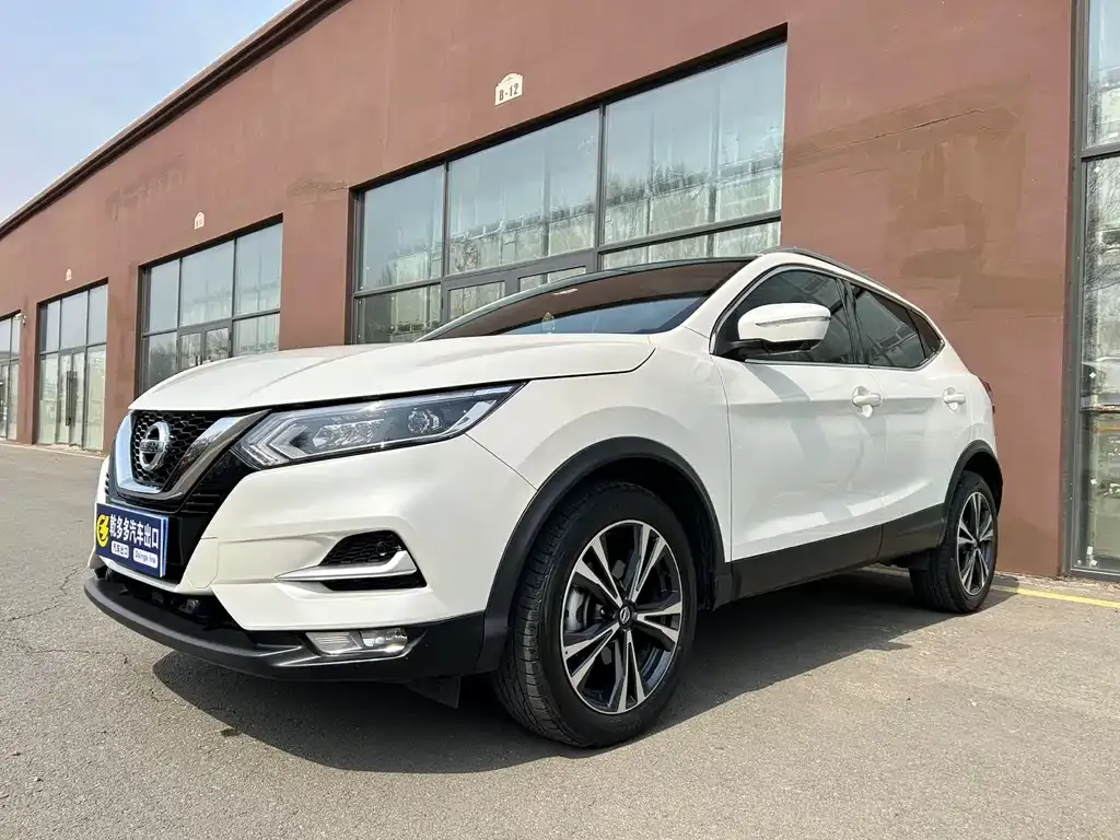 Nissan Qashqai — фото 1
