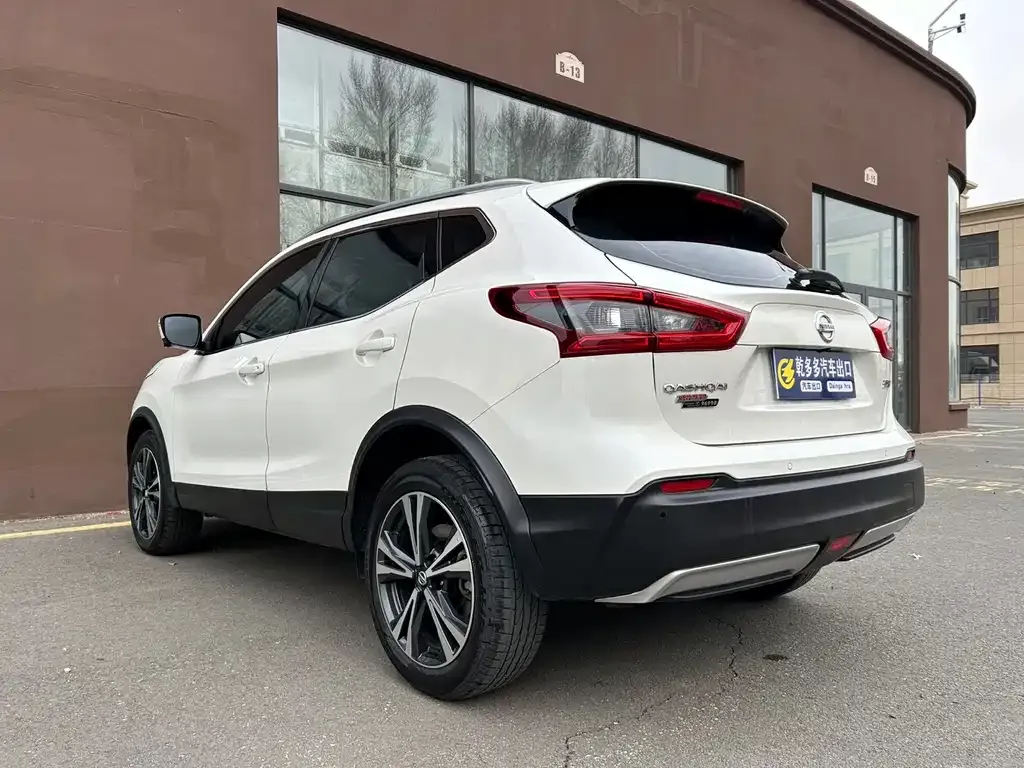 Nissan Qashqai — фото 6