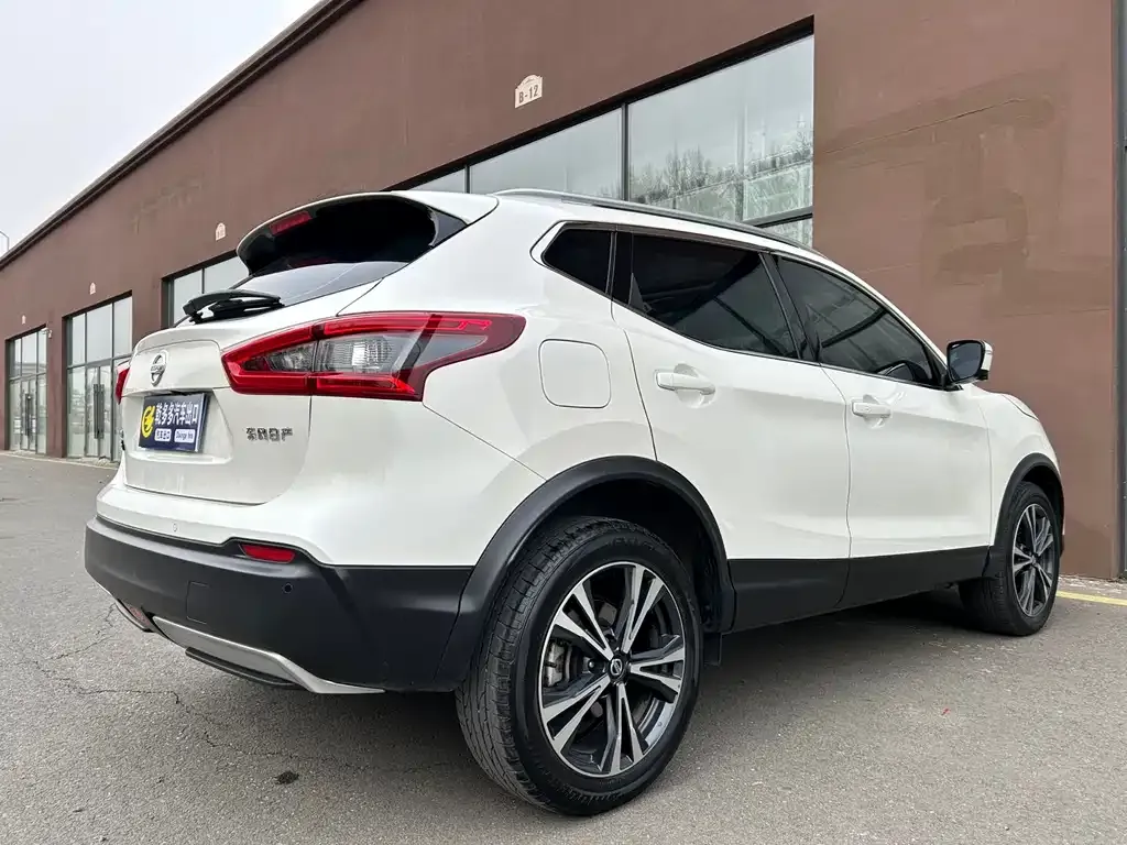 Nissan Qashqai — фото 8