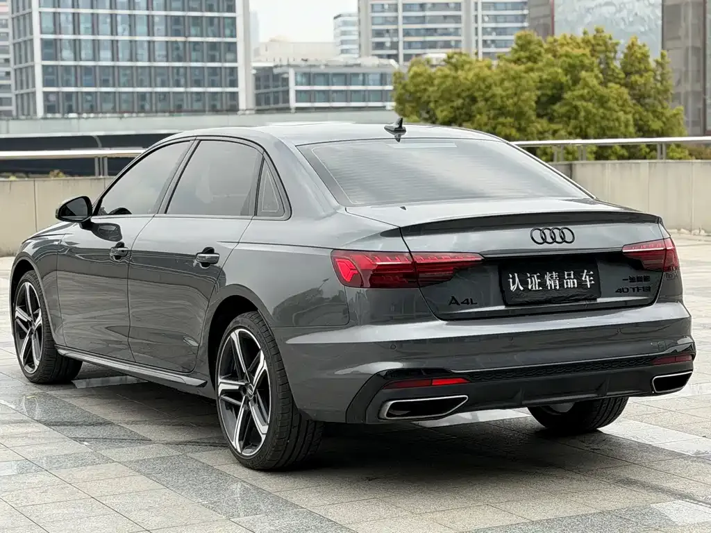 Audi A4L — фото 4