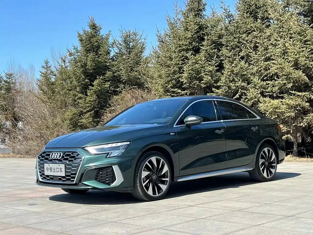 Audi A3 — фото 1