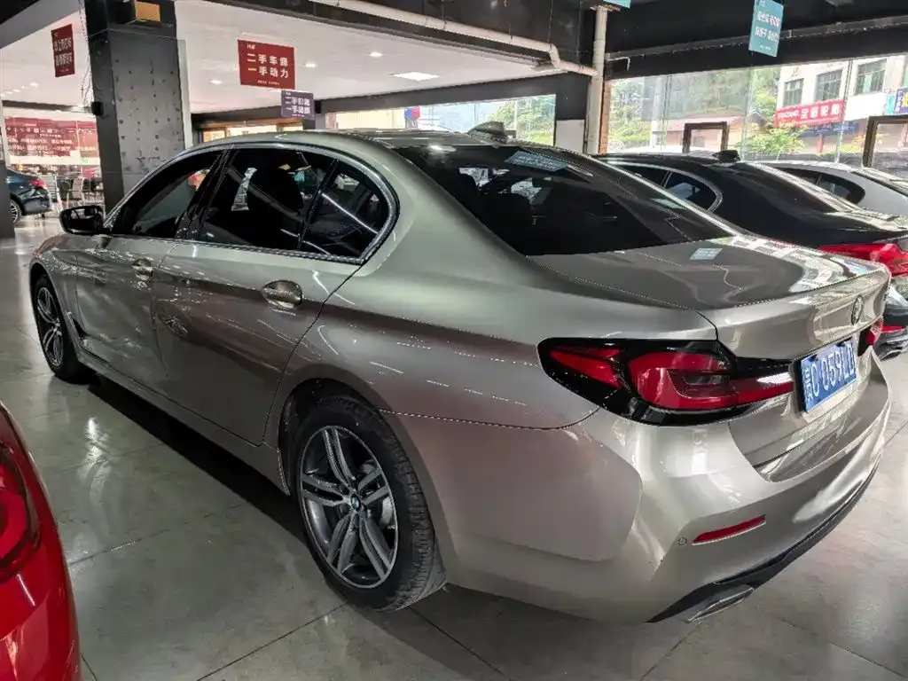 BMW 5 Series — фото 4