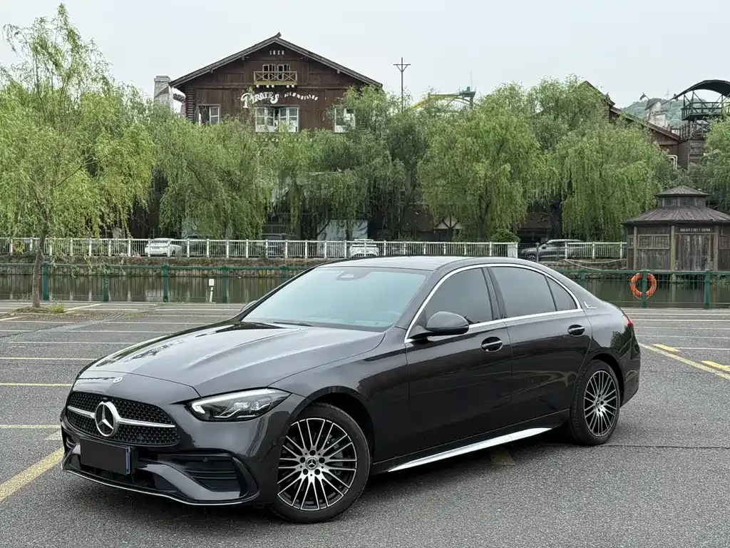 Mercedes-Benz C-Class — фото 1