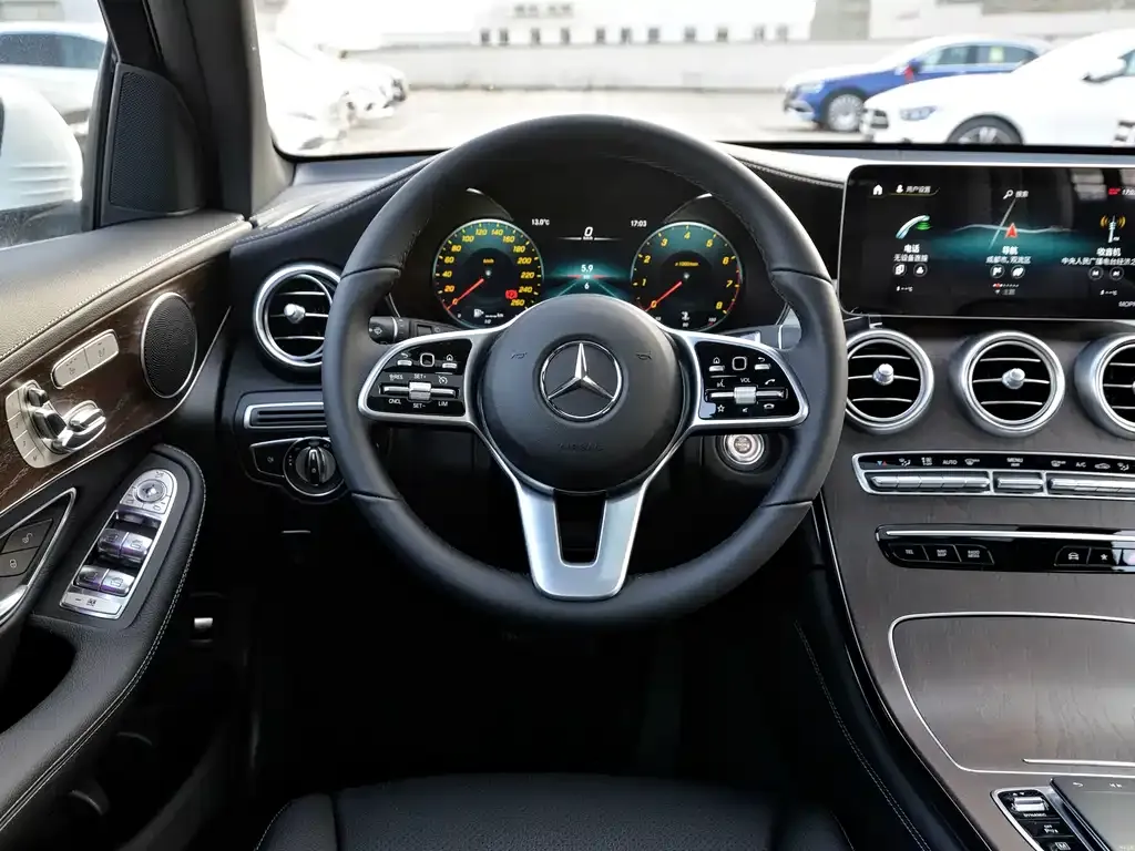 Mercedes-Benz GLC — фото 8