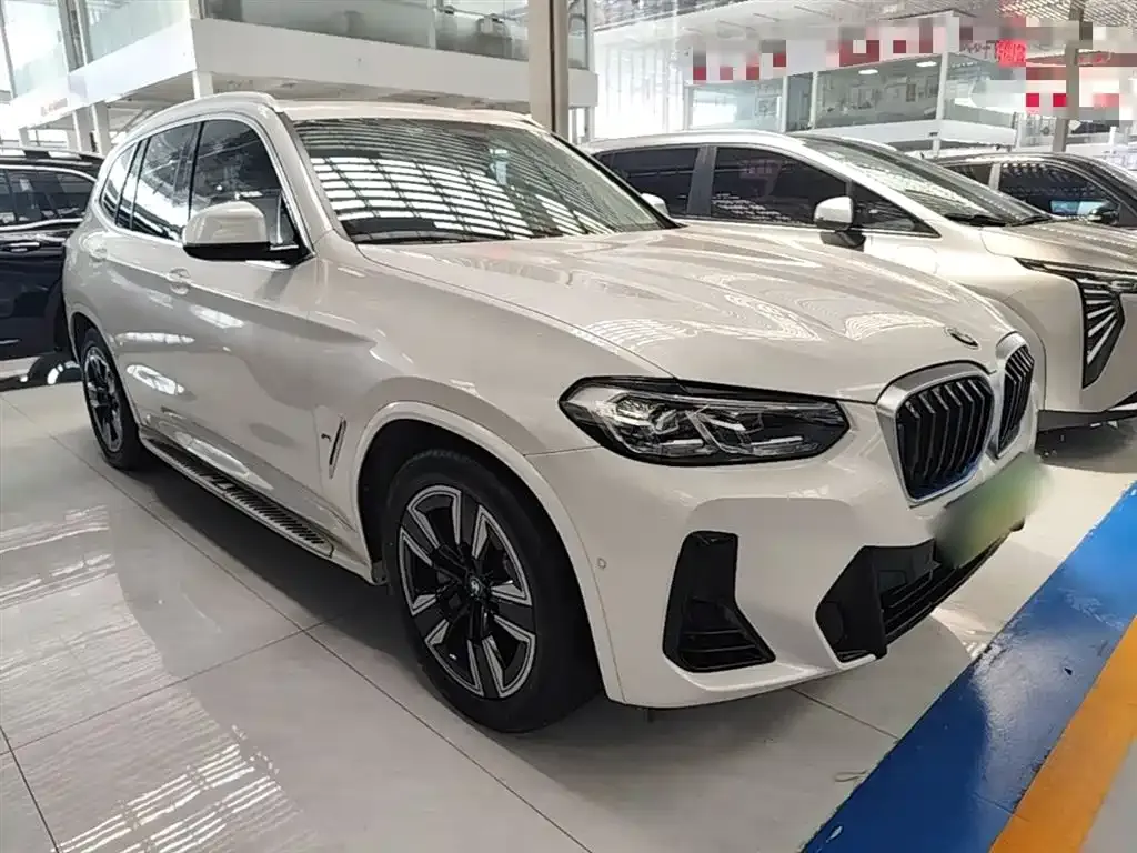 BMW iX3 — фото 9