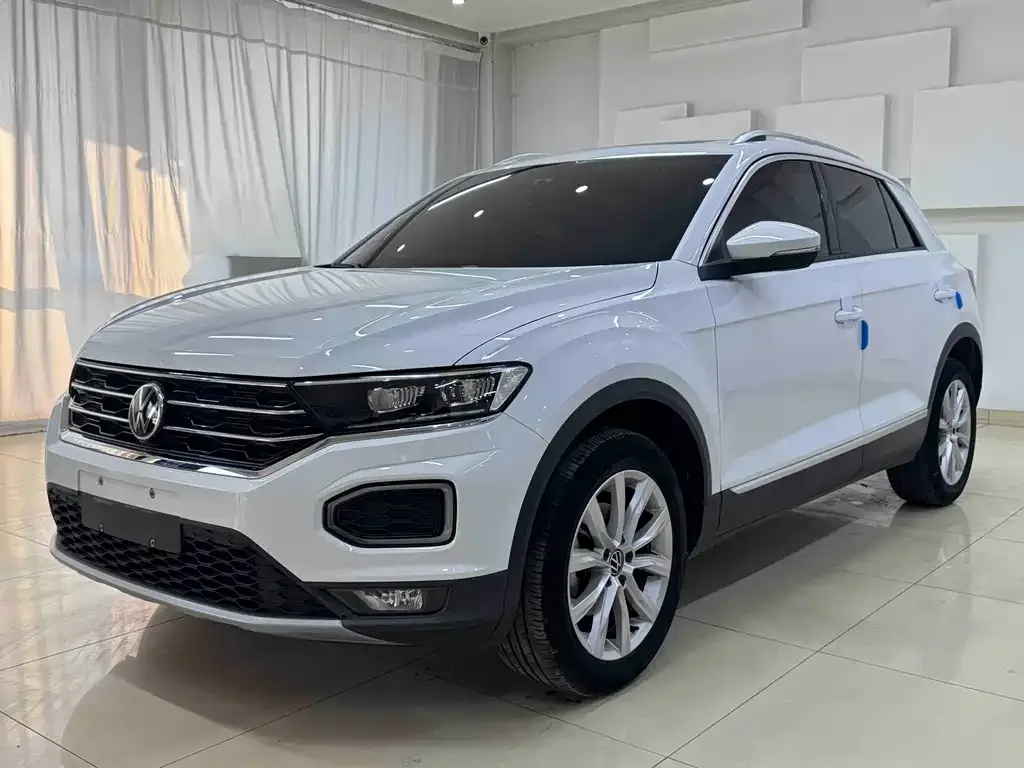 Volkswagen T-Roc — фото 1