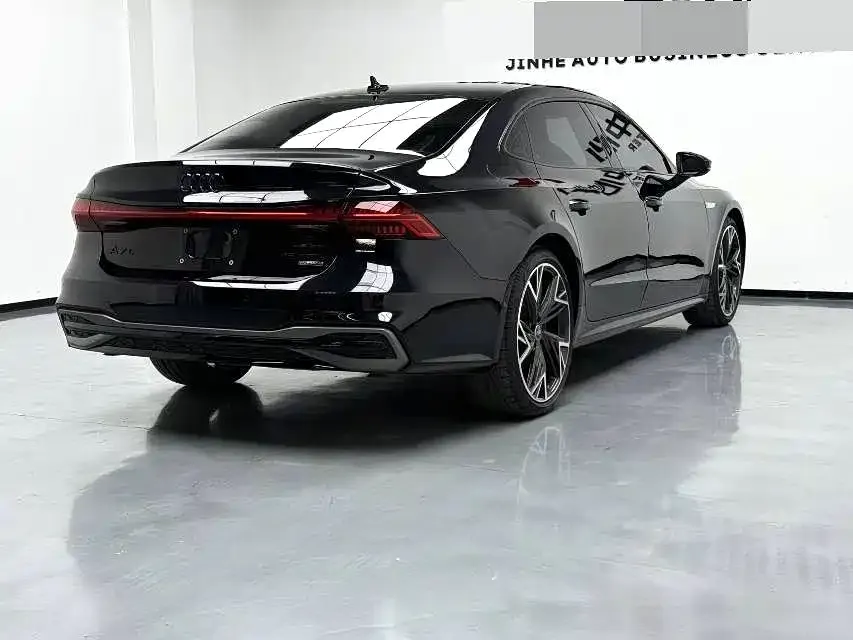 Audi A7L — фото 2
