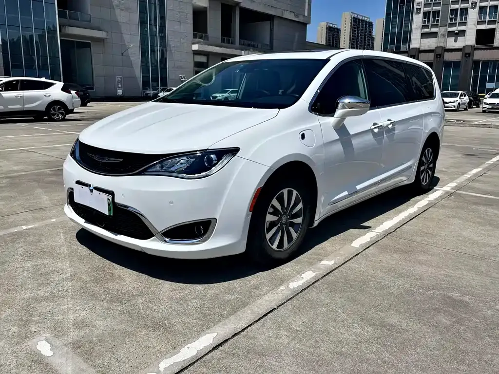 Chrysler Grand Voyager PHEV (Import)
