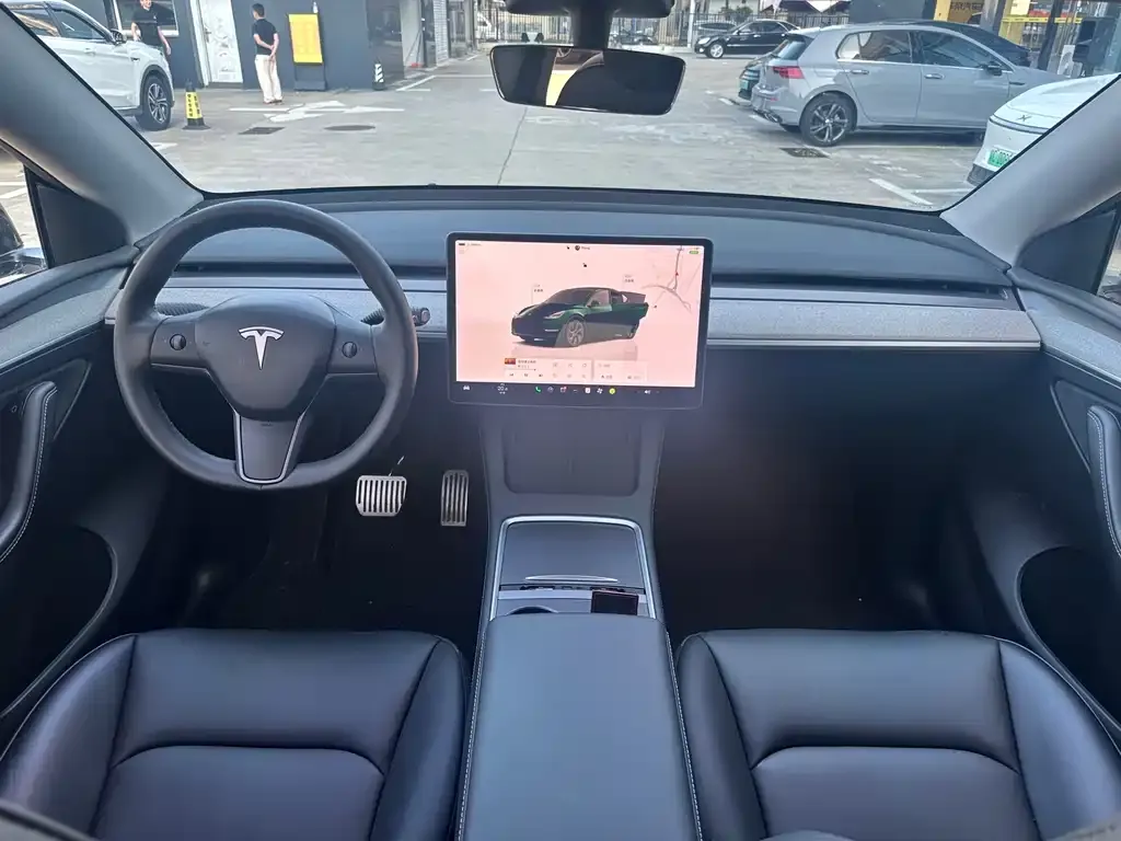 Tesla Model Y — фото 5