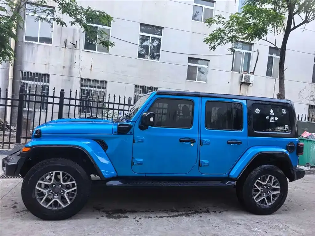 Jeep Wrangler PHEV 2022 из CN, фото 8