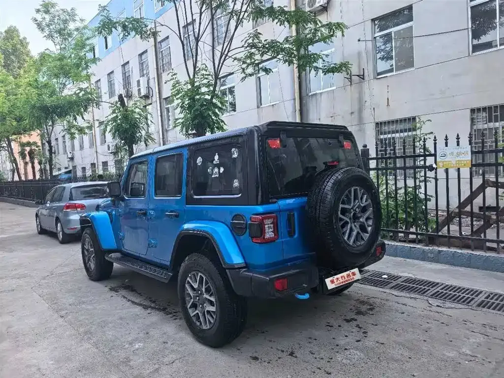 Jeep Wrangler PHEV 2022 из CN, фото 9