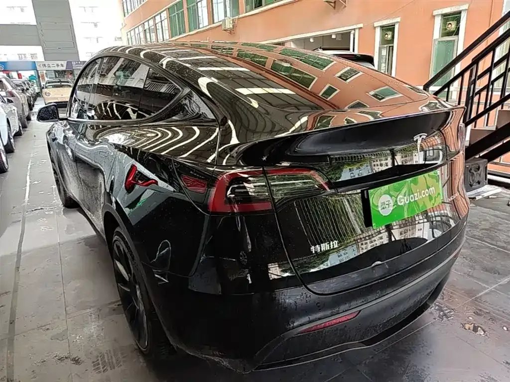 Tesla Model Y — фото 4