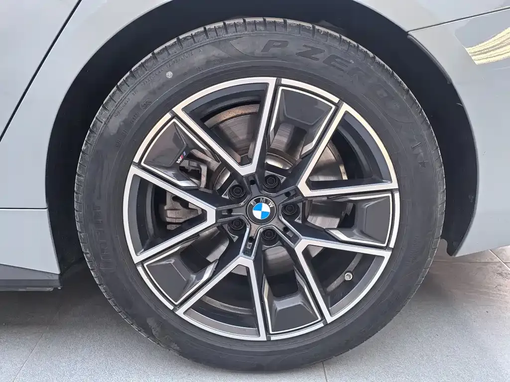 BMW i4 2025 из CN, фото 5