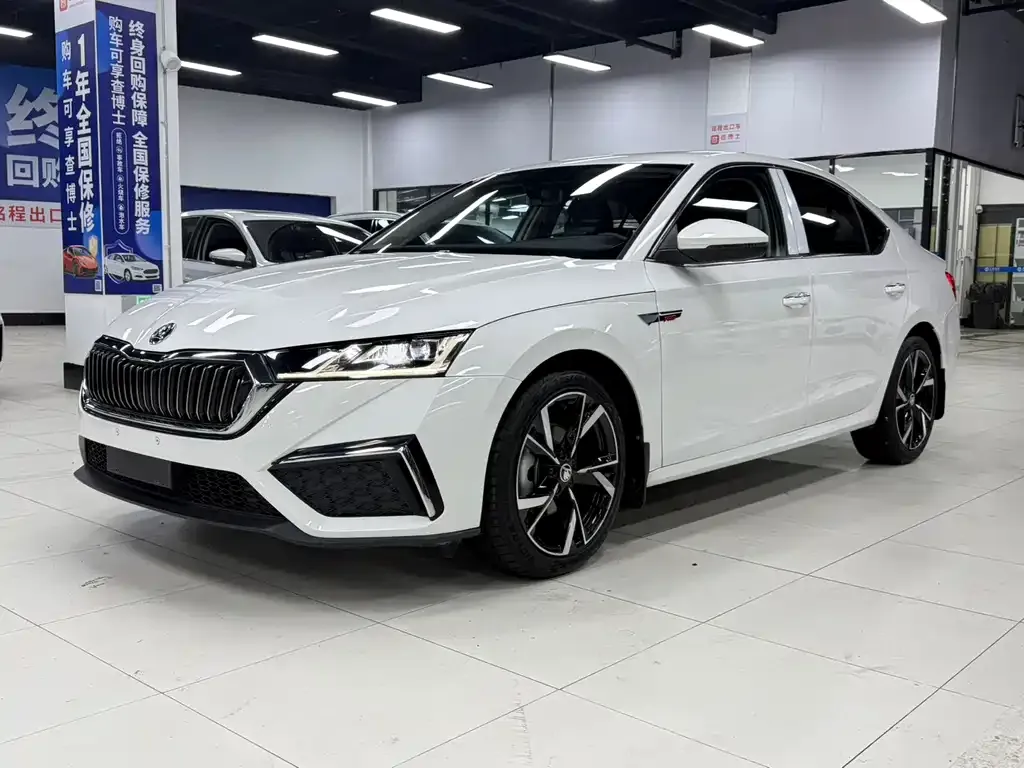 Skoda Octavia — фото 1